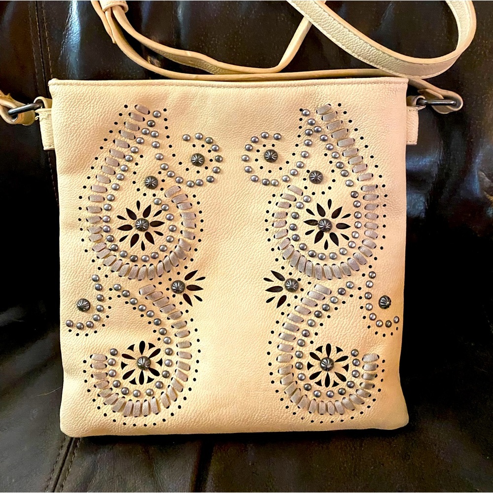 Like new leather crossbody purse.  Only been lightly used.